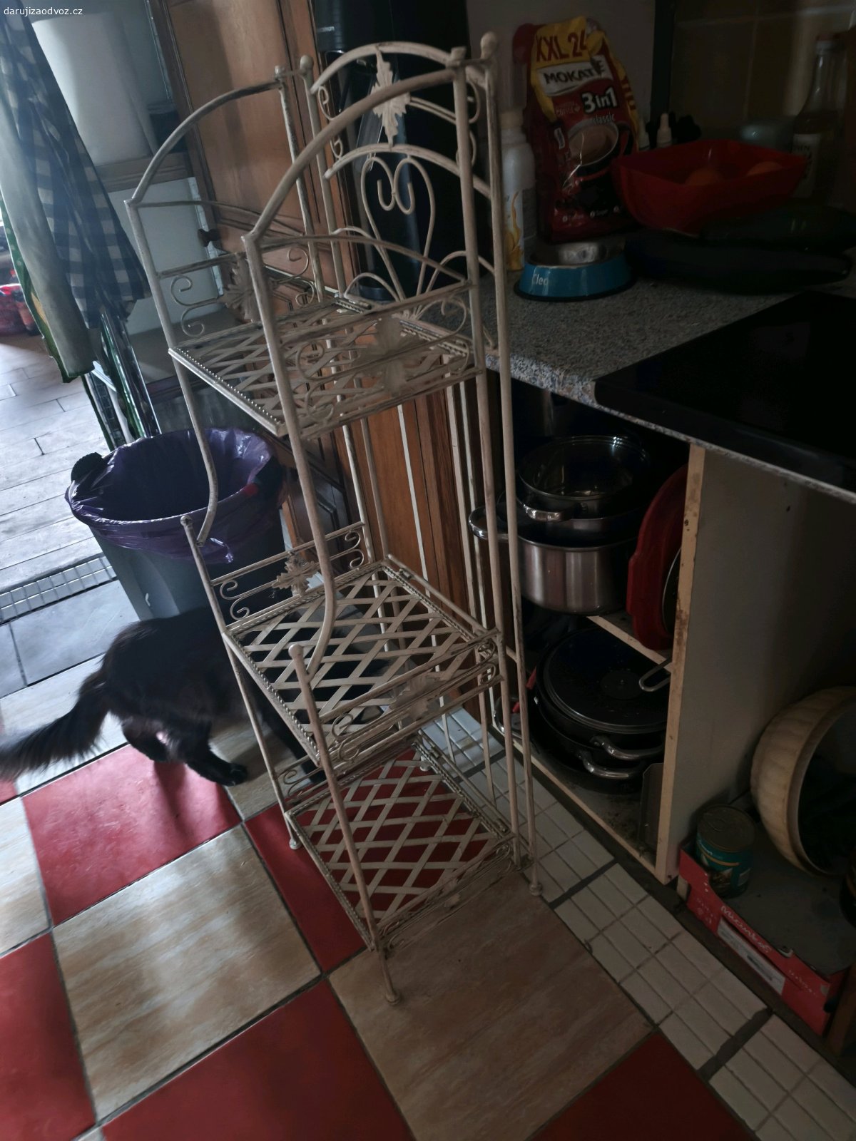 kovová políčka. daruji kovovovou poličku potřebuje nový nátěr a bude hezká , pro manipulaci se dá hezky složit. velikost 110x33x19.
k vyzvednutí Koloděje nad Lužnicí.. pro kontakt prosím SMS nebo WhatsApp