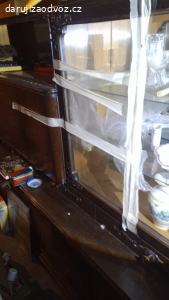 Krásná vitrína prvorepubliková