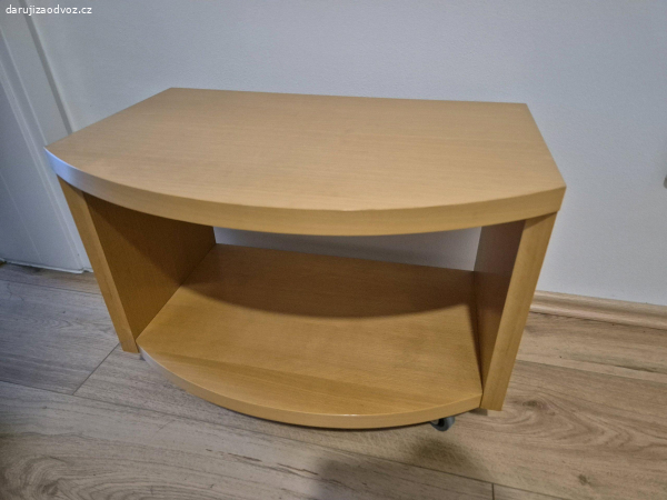 Daruji designový stolek z masivu