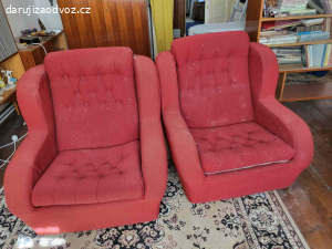 Křesla a pohovka