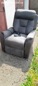 Křeslo elektricky polohovatelné