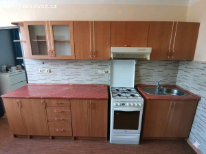 Kuchyň včetně dřezu + skříňka