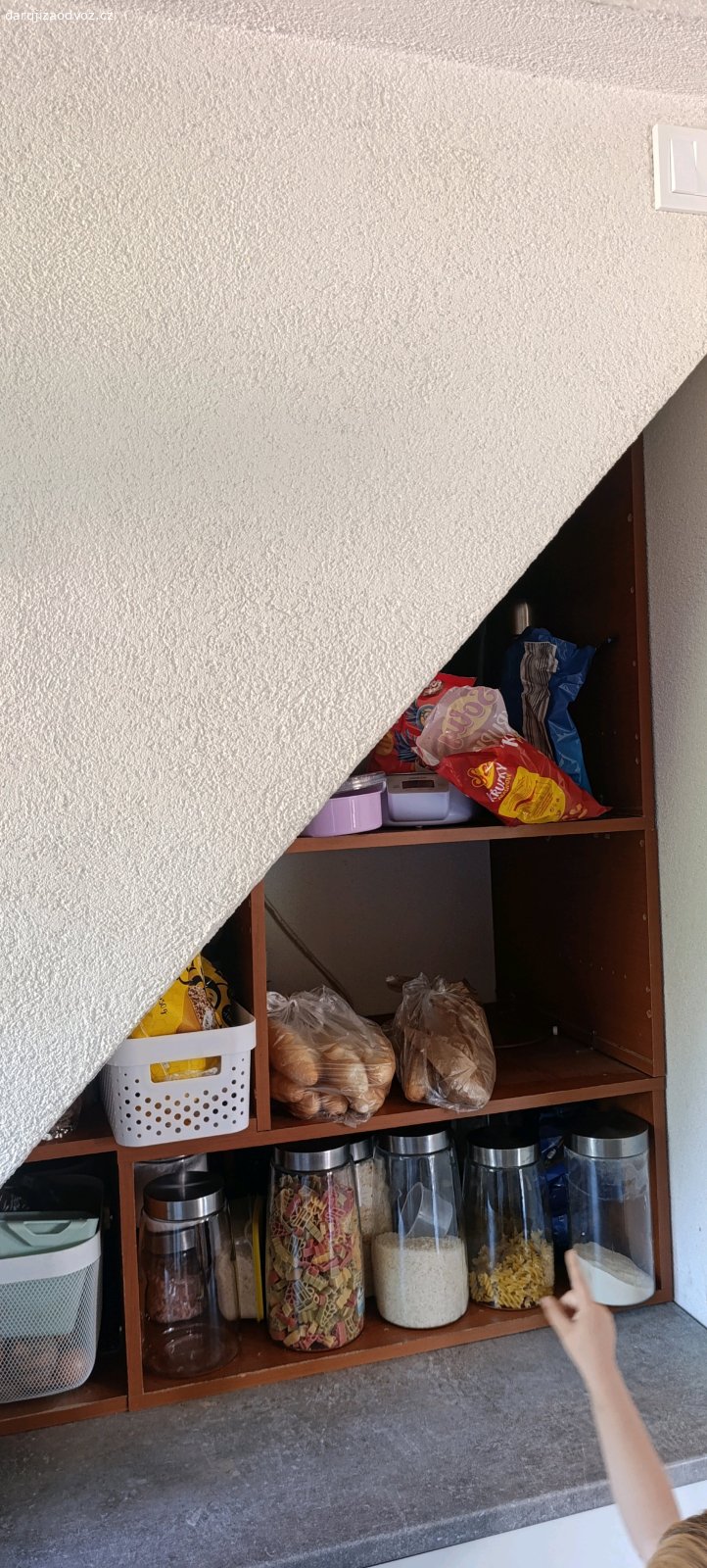 Kuchyn. daruji kuchyn za demontaz a odvoz, soucasti je drez a plynova deska