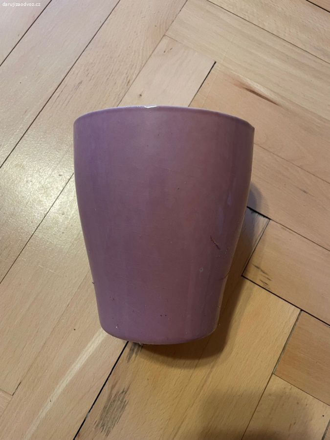Fialový květináč - výška cca 15 cm