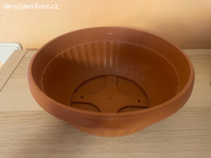 Plastový květník - průměr cca 24 cm