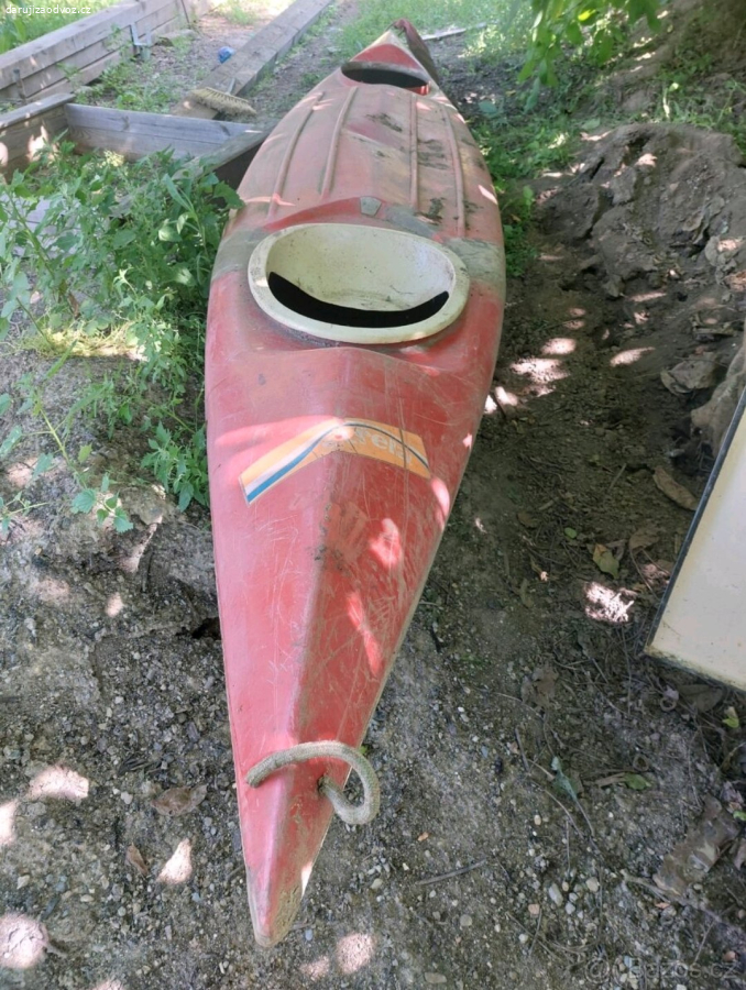 Laminátová loď Metuje klekačka