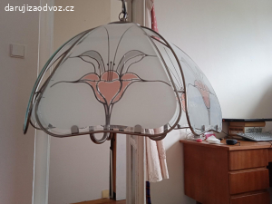 lampa sklo kov kvety