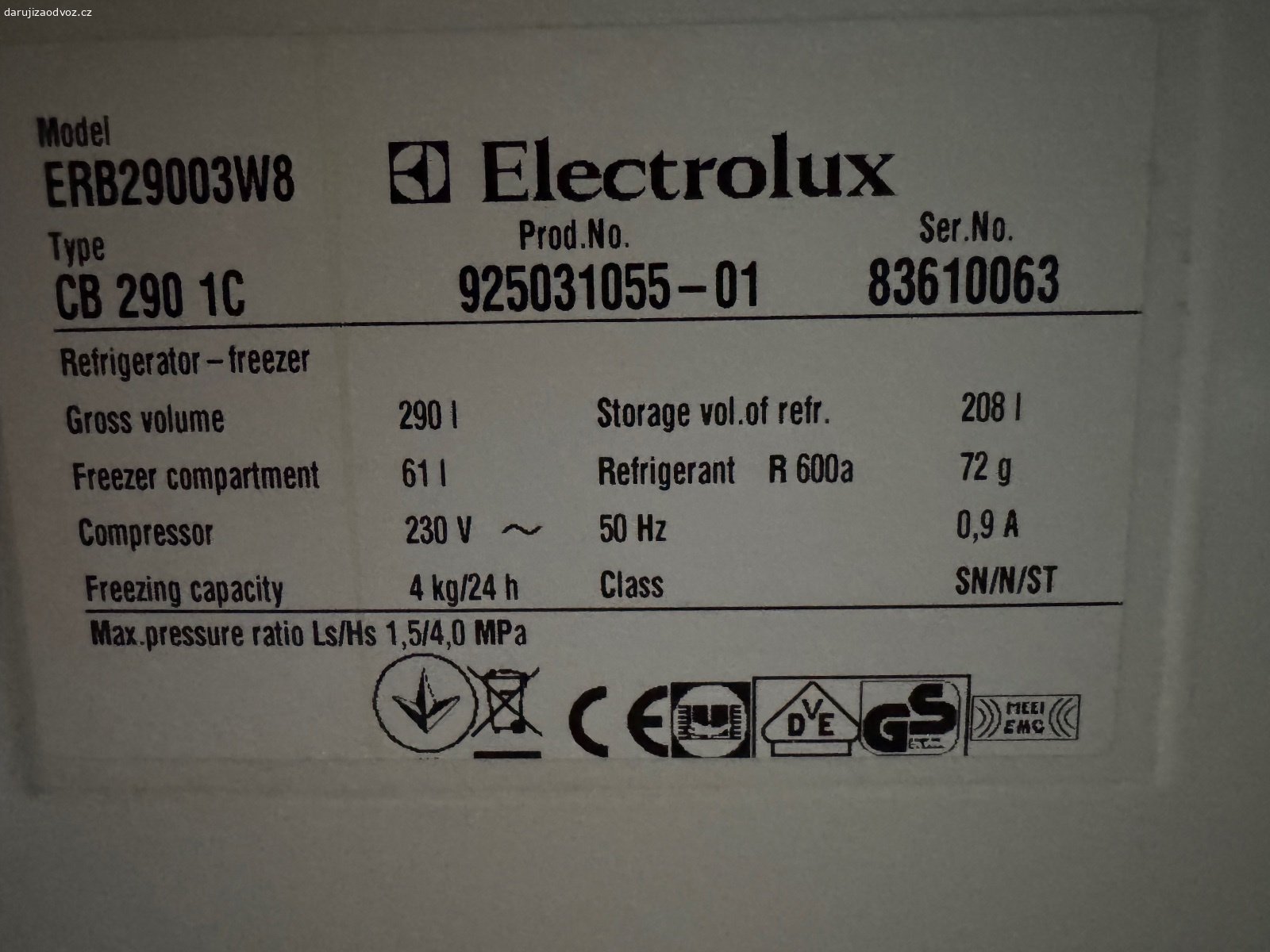 Lednice Electrolux. Zdravím 
Daruji za odvoz lednici značky Electrolux. Lednice je plně funkční, jen je starší.
Šuplíky mrazáku jsou prasklý, nemá vliv na manipulaci. 
Je nutný vlastní odvoz, se stěhováním nepomáhám.
Na čase odvozu se domluvíme.
Hezký den