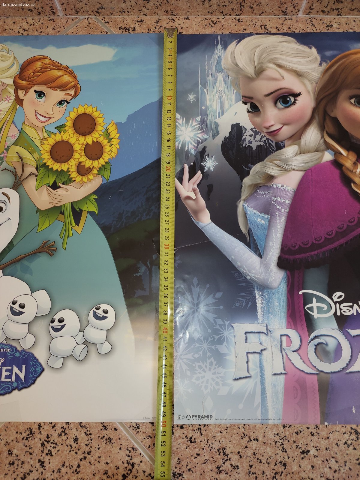 LEDOVÉ KRÁLOVSTVÍ FROZEN PLAKÁTY. Rozměry 50*40cm. Místy lepené, natržené, pomuchlané... Ale třeba i přesto někomu udělají radost...