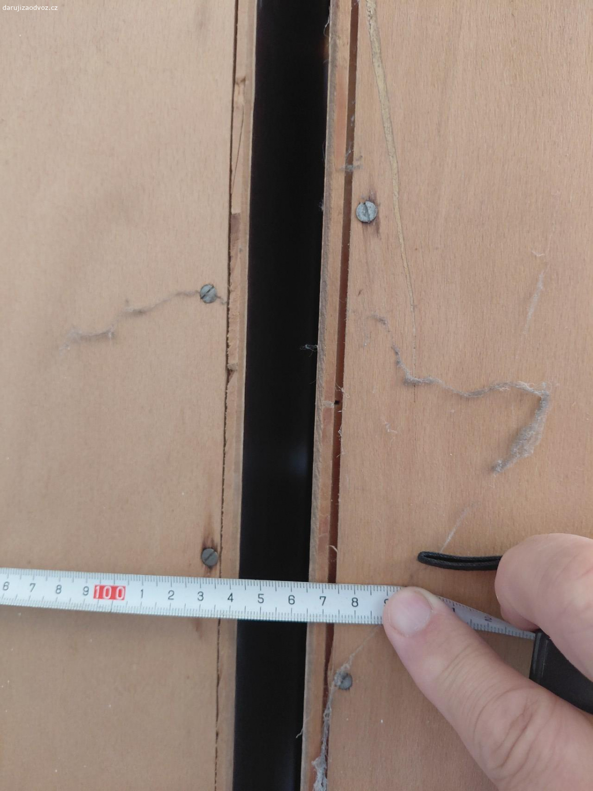 leštěné skříně. daruji za odvoz leštěný nábytek obývací stěna