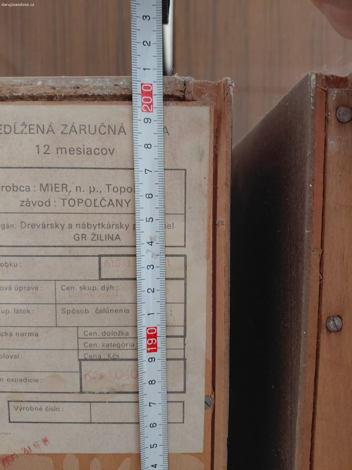 leštěné skříně. daruji za odvoz leštěný nábytek obývací stěna