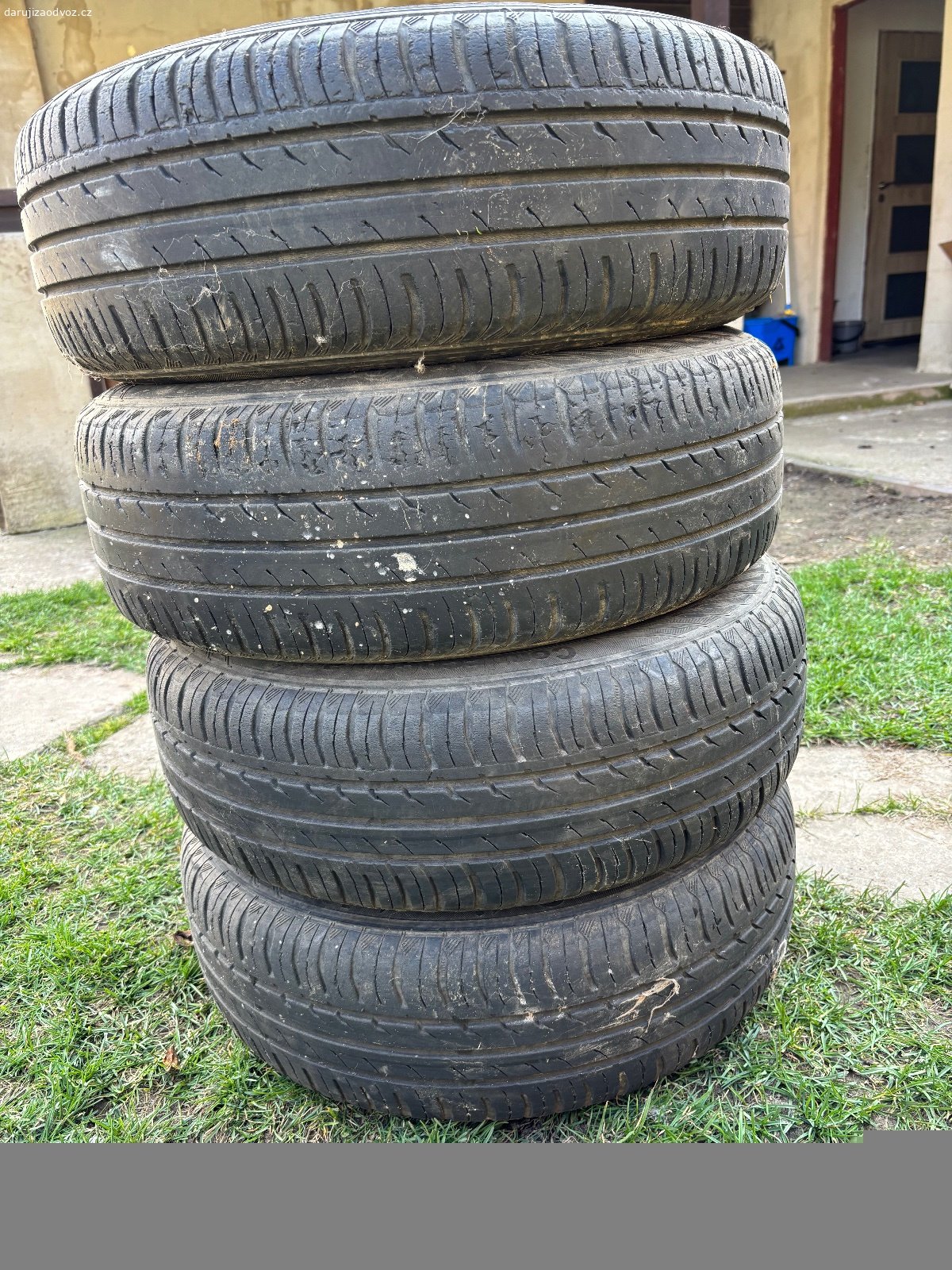 Daruji 4x pneu.175/65 R14. Daruji na doježdění letní pneumatiky i s disky
Mela jsem na Peugeot 206