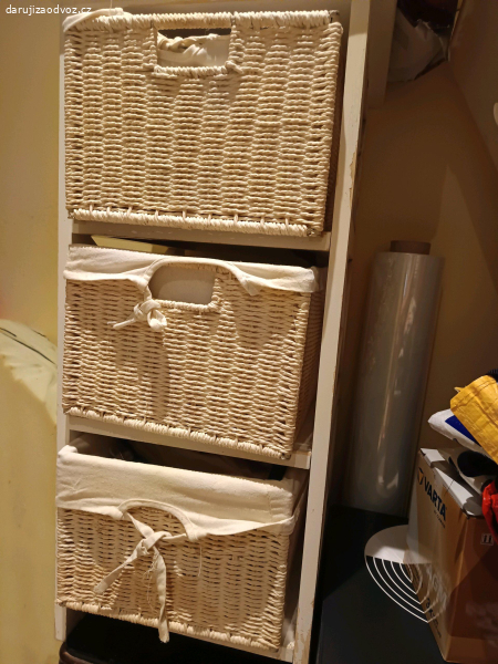 mala komoda bila se supliky