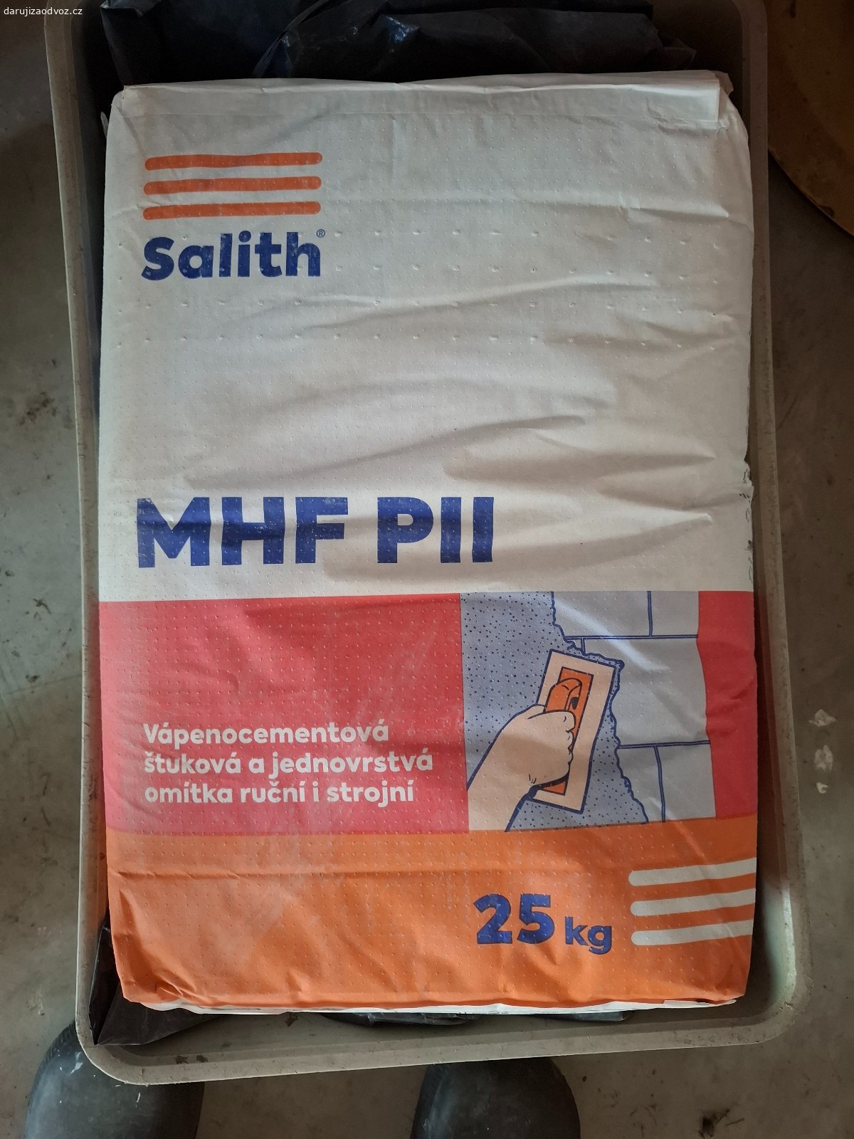 Malta a štuk. Daruji za odvoz 1 pytel malty a malý kyblík štuku. Vhodné pro Oskava, Libina a okolí.