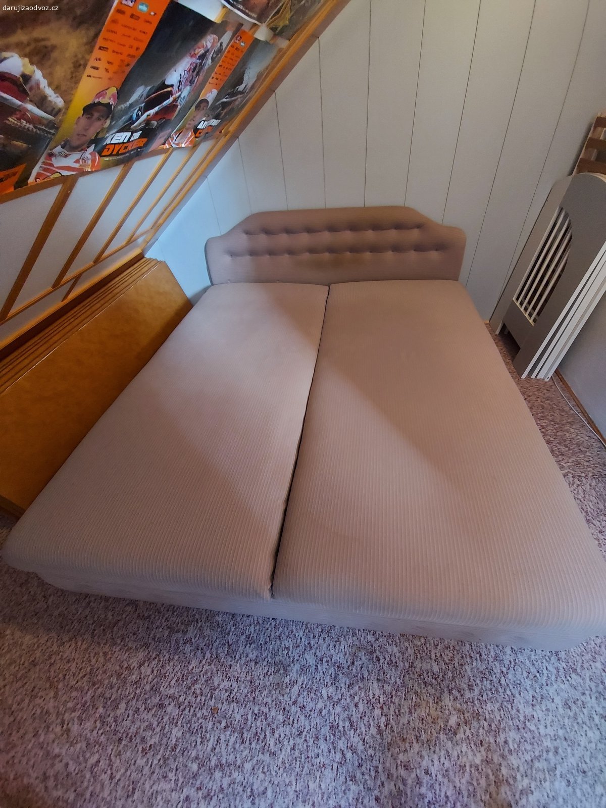 Manželská postel. Daruji za odvoz manželskou postel s úložným prostorem, viz. foto