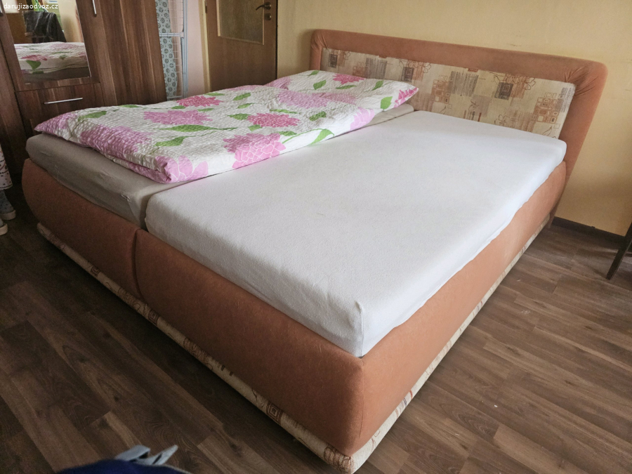 Manželská postel