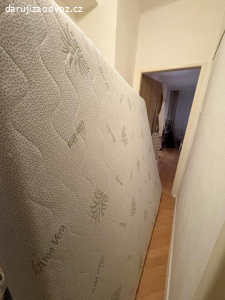 MATRACE 160x200 + pohovka KLIPPAN (pouze spolu)
