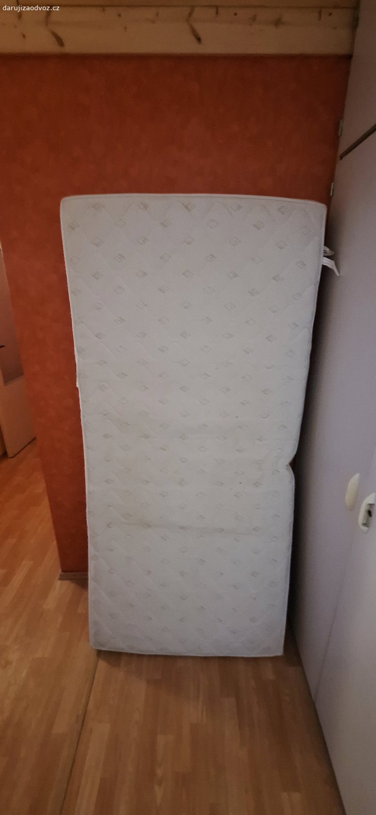 Matrace 190x90x17. Daruji matraci viz. foto. Osobní odběr České Budějovice