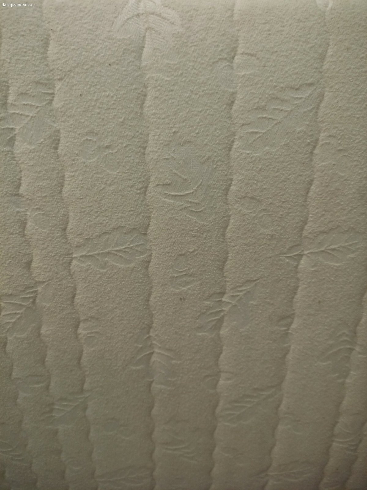 Matrace. Daruji matraci, čistou s hezkým vzorováním. Pratelný potah. 90x200x16
možné předání Praha
