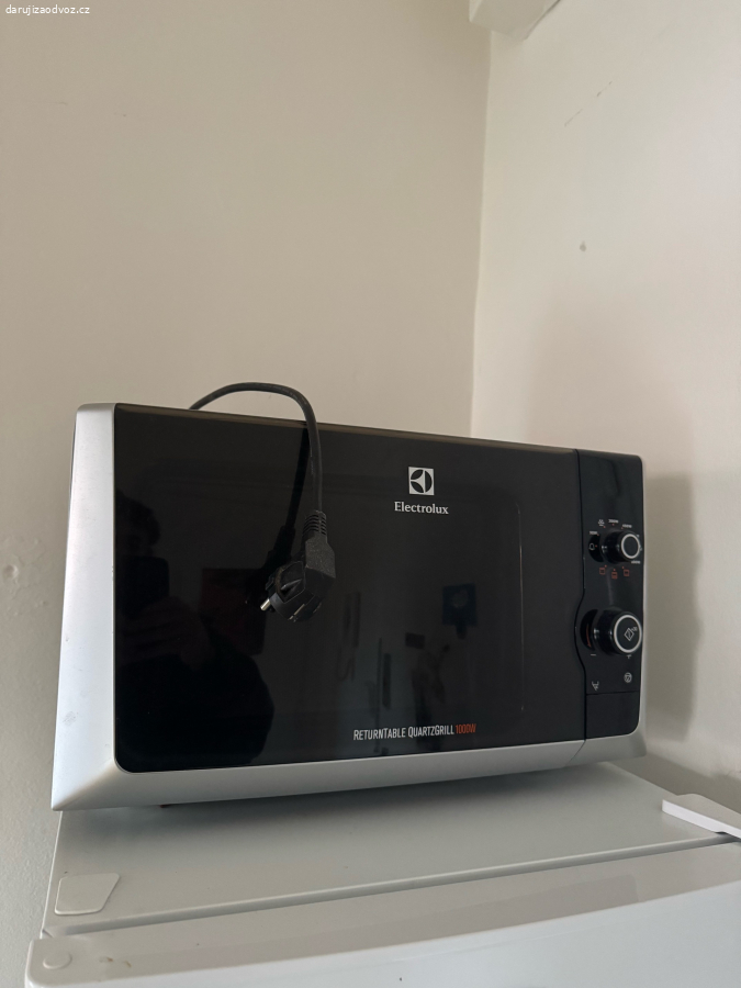 Mikrovlnka Electrolux