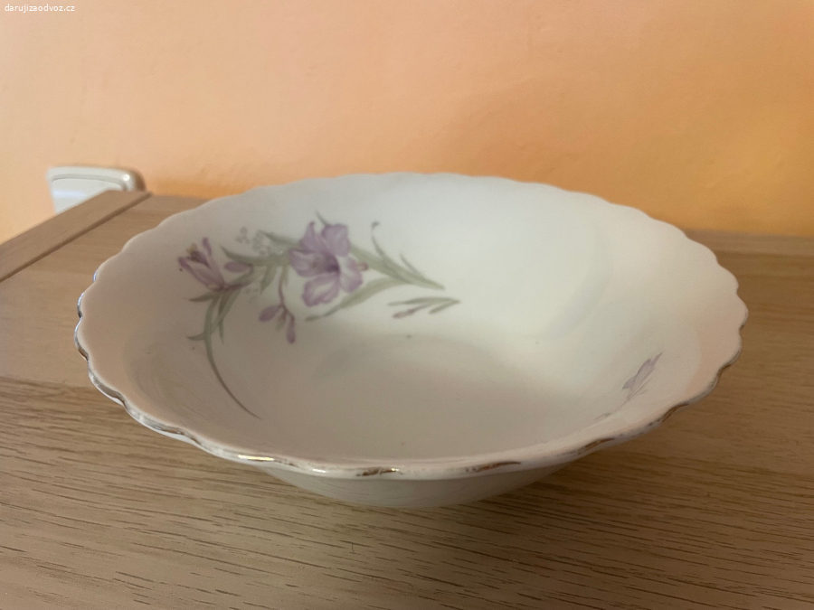 Porcelánová mísa - průměr cca 20 cm