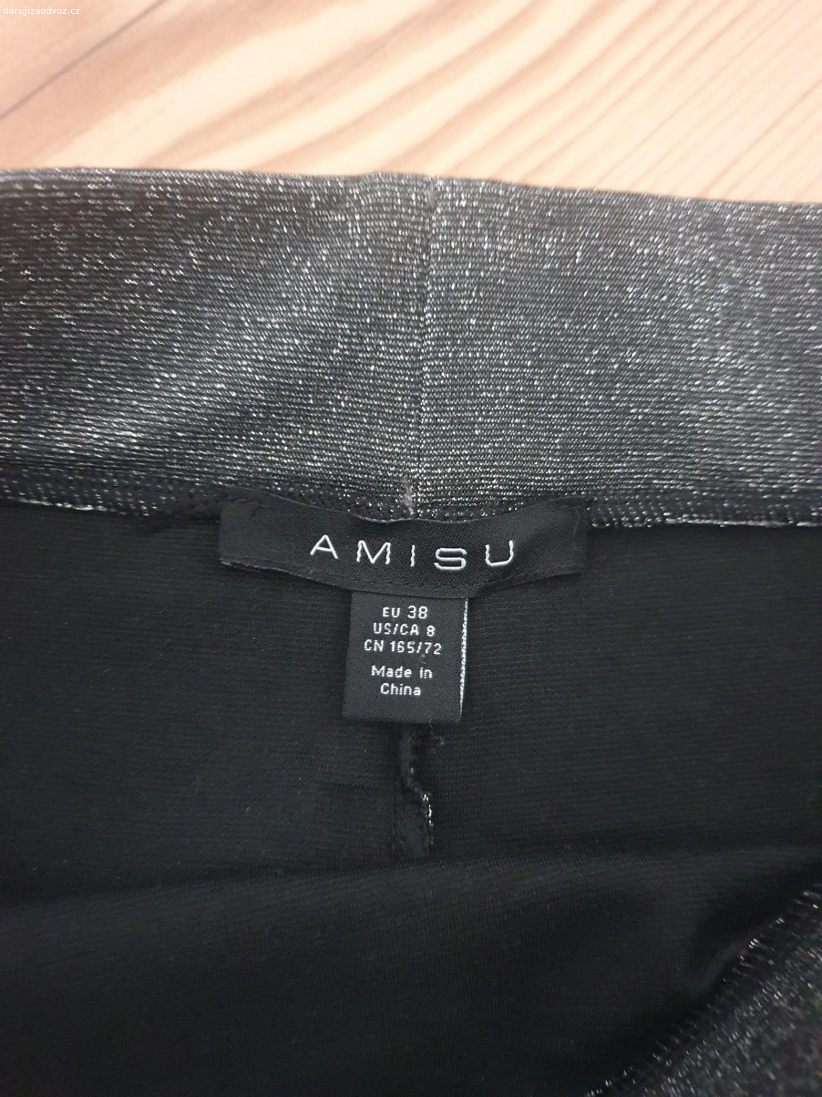 Mix dámské oblečení. Sukně M, Lehké kalhoty kratší S a svetr oversized S, lezou z něj nitky viz foto.