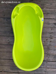 Mix dětských věcí - židlička, vanička, podložka