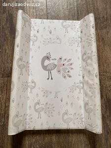 Mix dětských věcí - židlička, vanička, podložka