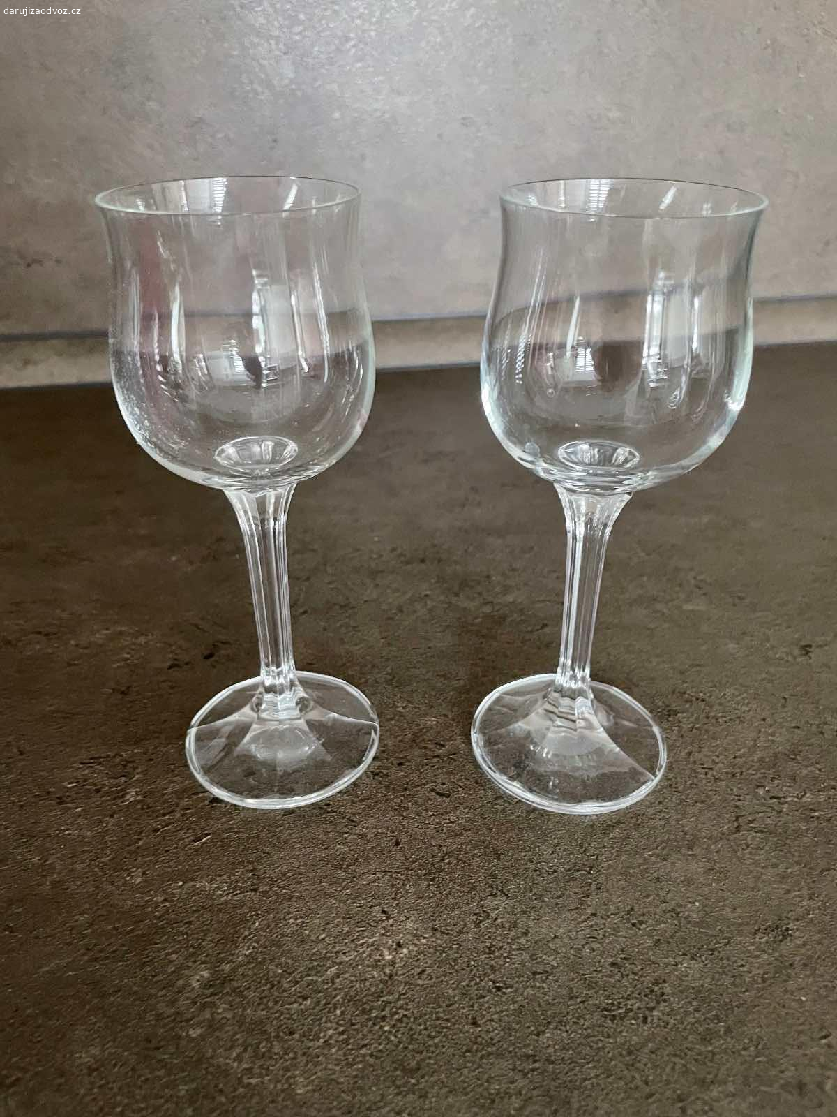 Mix. Nikam nevezu, neposilam. Přednost mají ti, co vezmou více veci naraz. Po predchozi domluve k vyzvednuti Turnov/Sedmihorky.