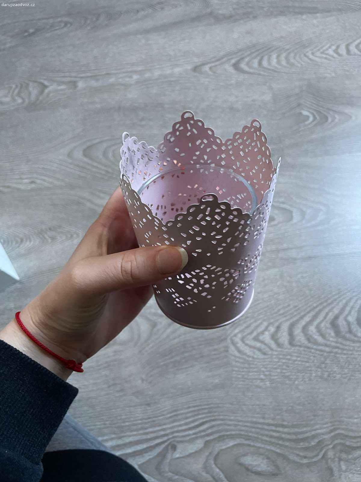 Mix. Nikam nevezu, prednost ma ten, kdo toho vezme vic naraz a rychleji.