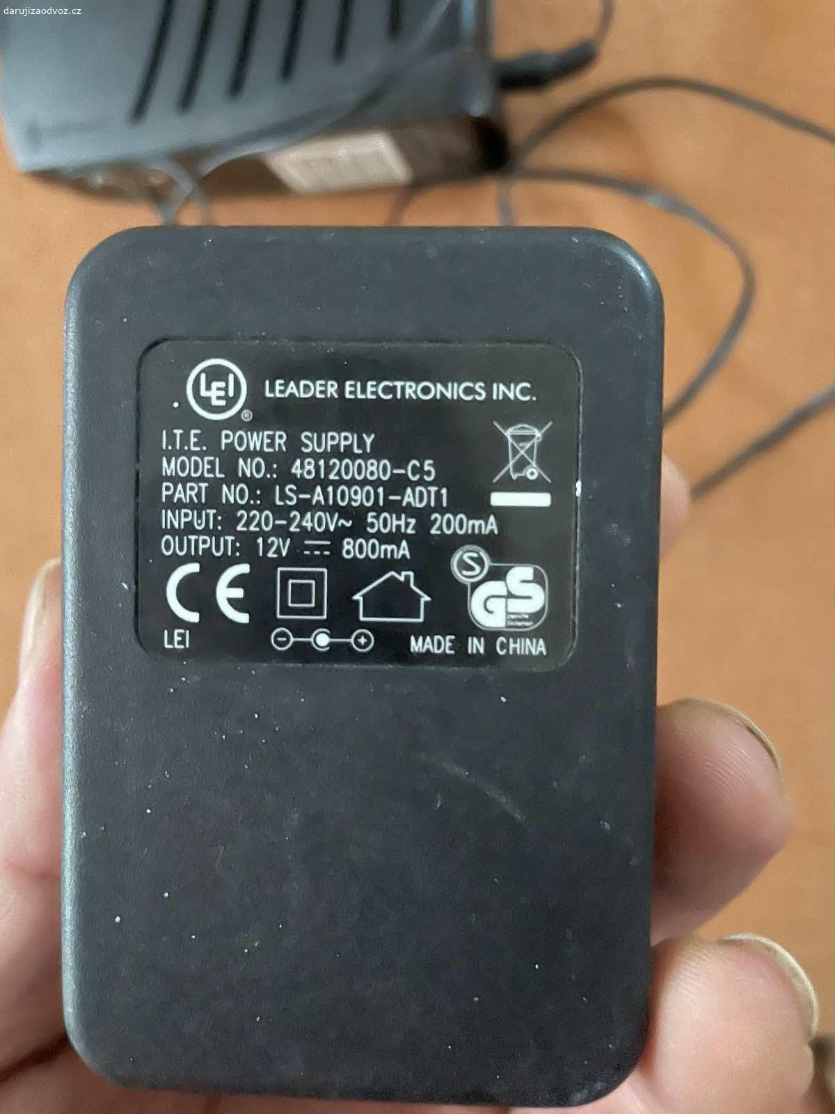 Modem motorola. Funkční modem motorola s adaptérem.. předání možné Bořislavka či po domluvě Palmovka.