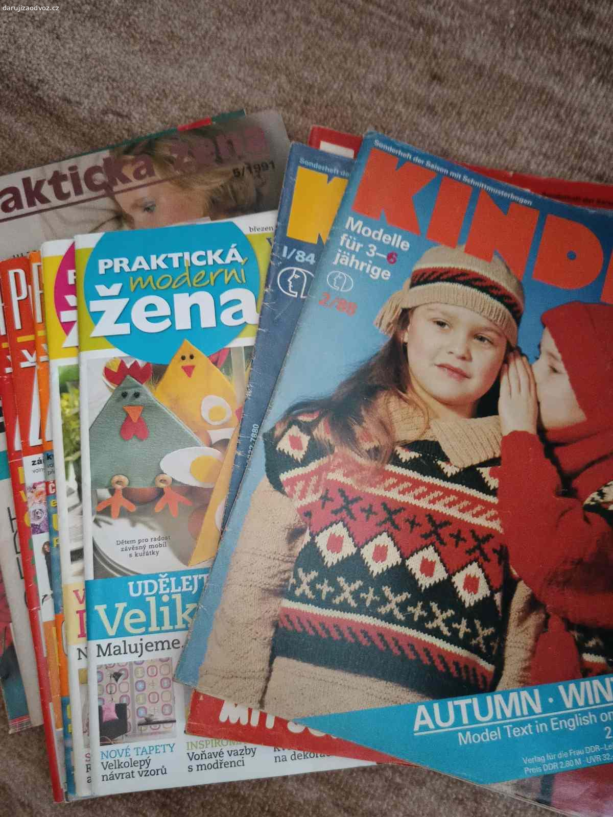 Módní časopisy od 70 let 20 století. 3x Dundee
Praktická žena
Praktická moderní žena
Odívání 
Móda
Šířka
Dívka
Praktická dívka
Dana
Žena a móda 
Receptář 
Kreativní pletení 
Nejlepší věk
Mona
Včetně střihových příloh.  Jen jako celek. Některé poškozené, potrhané.

Vyměním za bezlepkové potraviny.
Jen osobní odběr, neposílám.