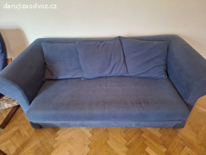 Modrá pohovka