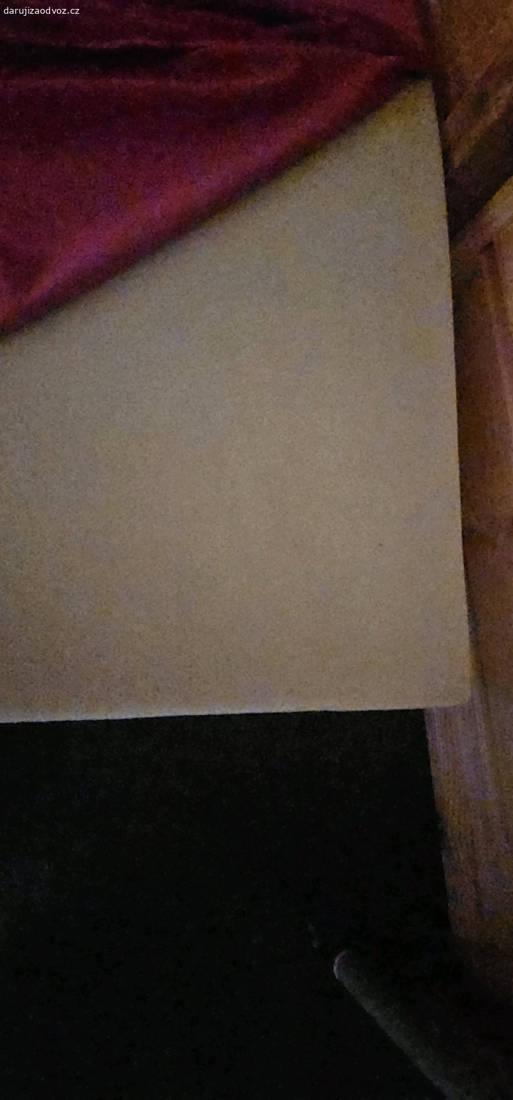 Molitanovou matraci za odvoz. Dám za odvoz molitanovou matraci obyčejná, šířka 102 cm, výška 10 cm