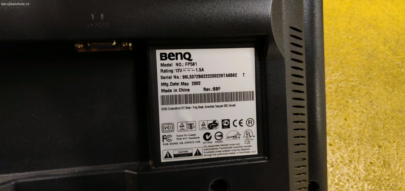 Monitor BenQ 1024x768. Monitor BenQ rozlišení 1024x768, vstup VGA + napájecí adaptér. Funkční.