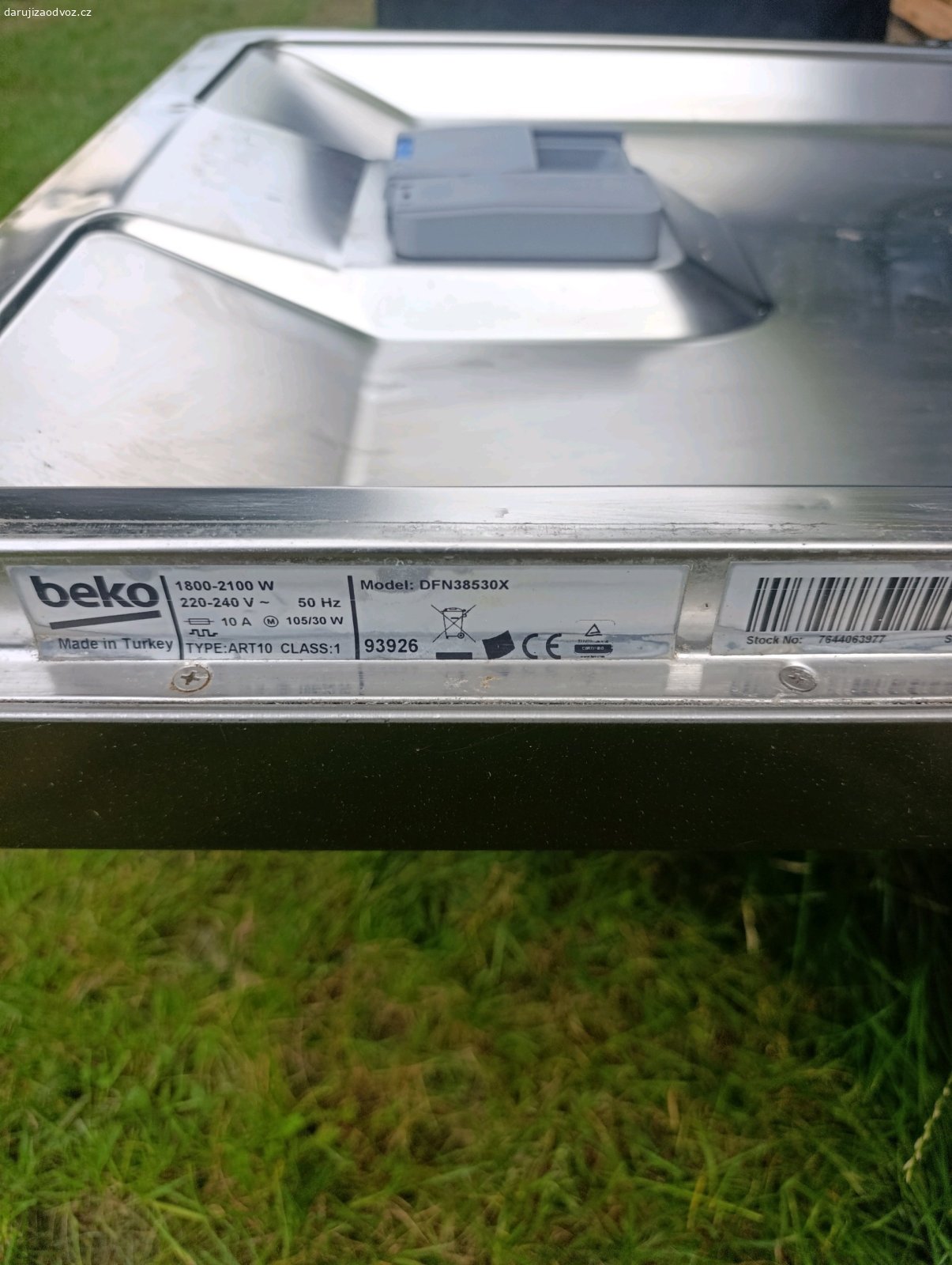 myčka Beko na náhradní díly. poškozená Vrchní deska, myčka vyhazovala proudový chránič, použitelný na náhradní díly