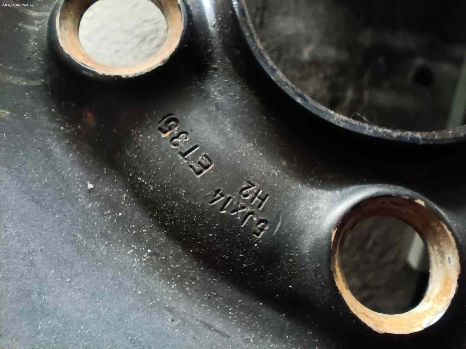 nabízím za odvoz kola. 8 kol na Fabii, Roomster apod.
Prosím volat nebo sms, ne mail.:

RERVOVÁNO do neděle 18:00