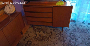 Nábytek z 60 let.