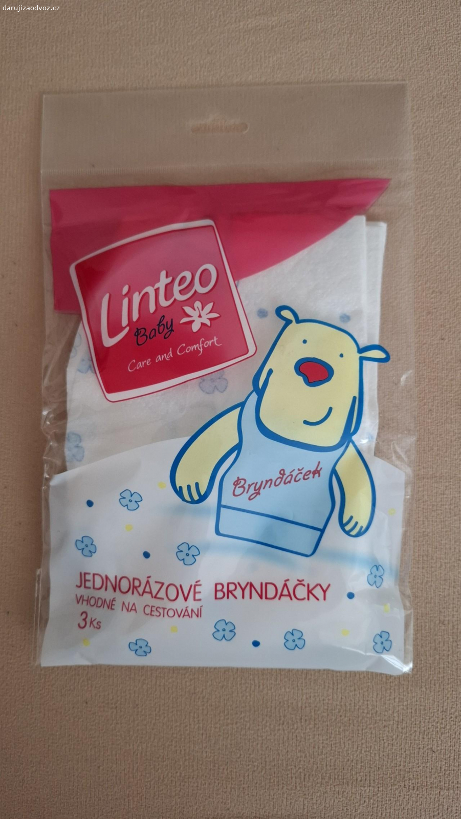 Nálepky,hra,míčky,.... Daruji za odvoz nálepky, papírovou hru,jednorázové bryndáčky, 
míčky - vhodné spíše na hraní pro zvířátka, plastové obaly.
Osobní převzetí v Ostrém Kameni.
Neposílám.