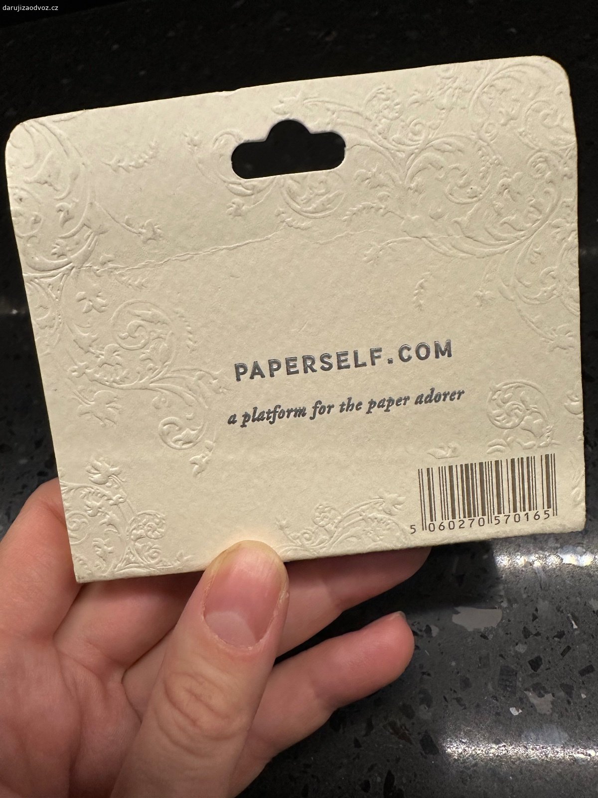 Nalepovací rasy. Paperself eyelashes. Nikdy nepouzite, leta lezi v supliku… jestli je u nich lepidlo, tak ho nepouzivat!
Nemam cas, tak pouze osobne, Mesice u Prahy