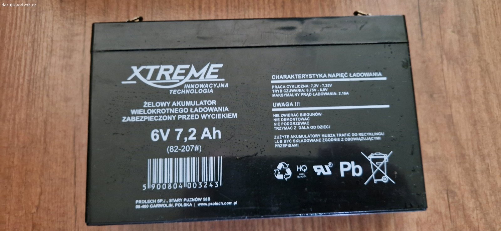 rezervováno formule na baterky. Daruji nefunkční elektroauto "formule". Auto je na dvě baterie, z toho jedna je nefunkční a druhá před smrtí. Zkoušel jsem připojit na 12v baterií z jiného auta a i tak auto nefunguje.