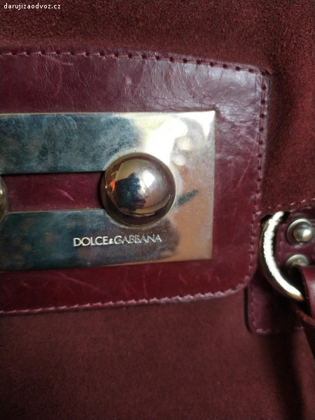 Neorig. kabelka Dolce Gabbana. Daruji neoriginální kabelku zakoupenou v Turecku. Je v perfektním stavu
