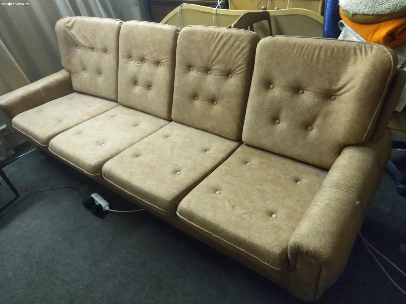 Nepotrebny nabytek. Vse je platne do smazani.