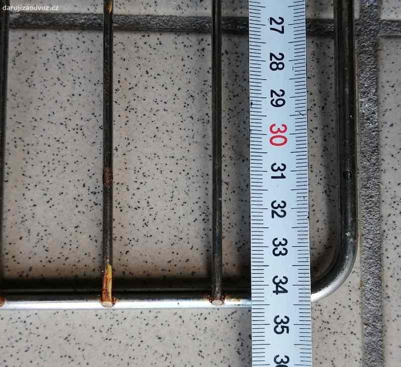 Nerezový rošt. Rozměry na obrázku, kdo převezme nejdříve, pište rovnou termín možného převzetí SMS, jsem málo na netu.