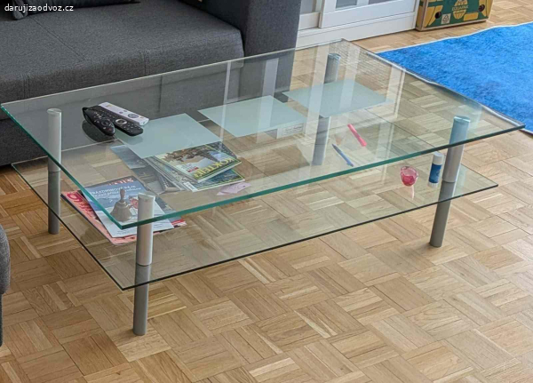 Nízký stůl do obývacího pokoje