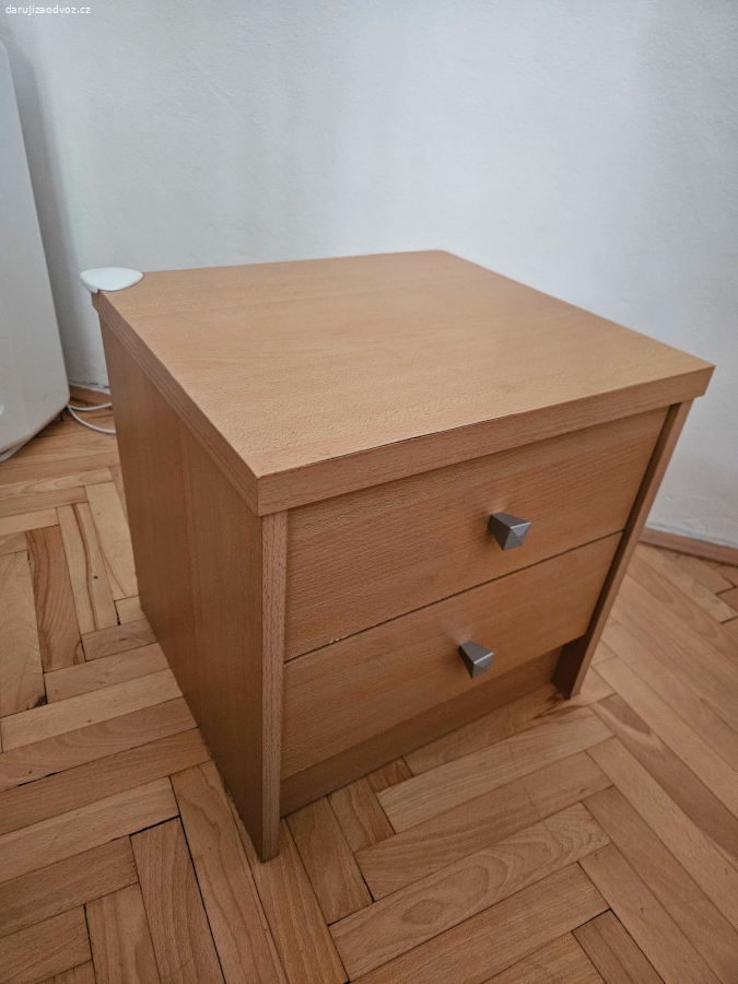 Daruji noční stolek