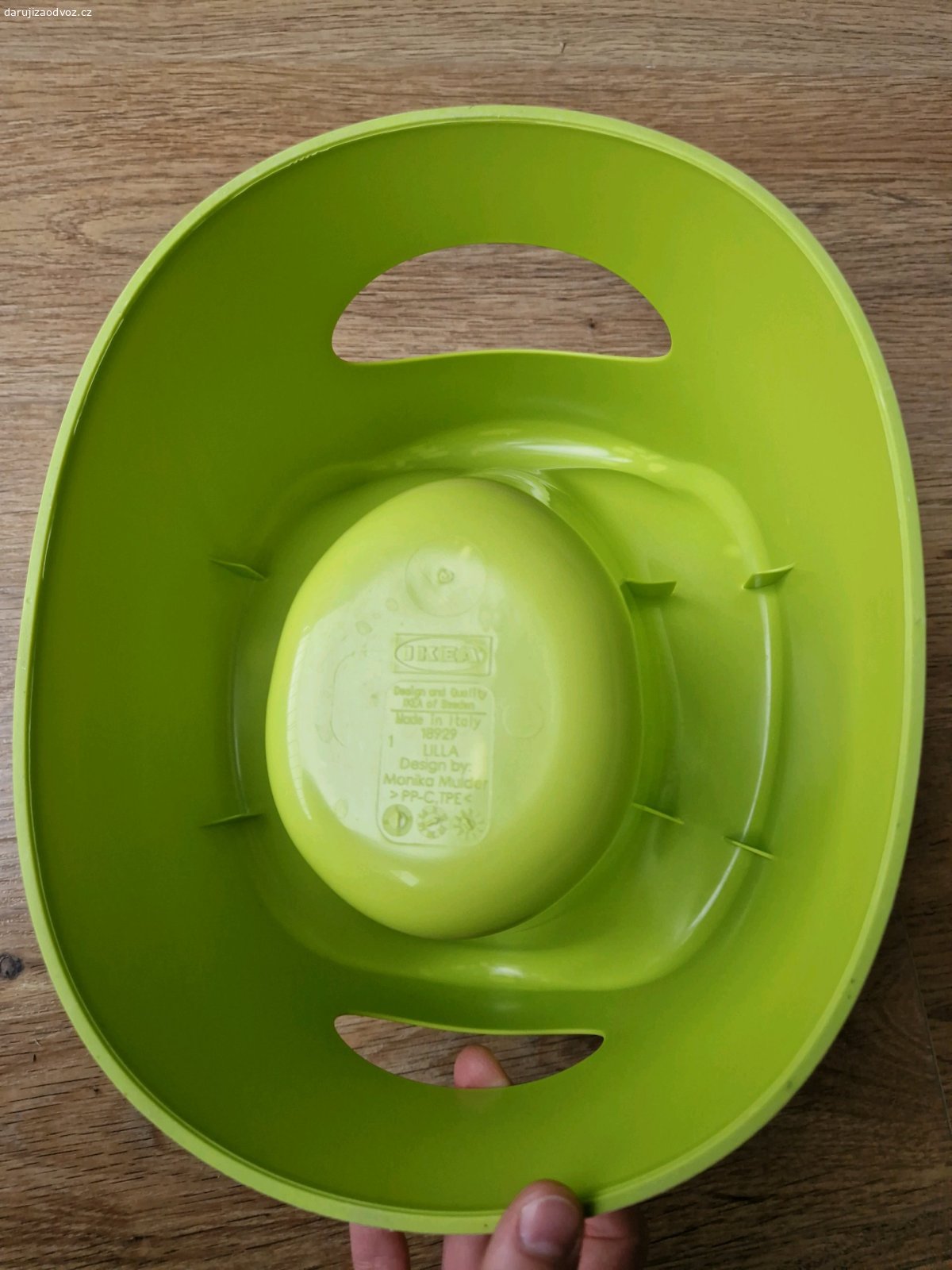 Nočník IKEA. Daruji nočník, používaný, ale v hezkém stavu. Určitě ještě udělá službu.