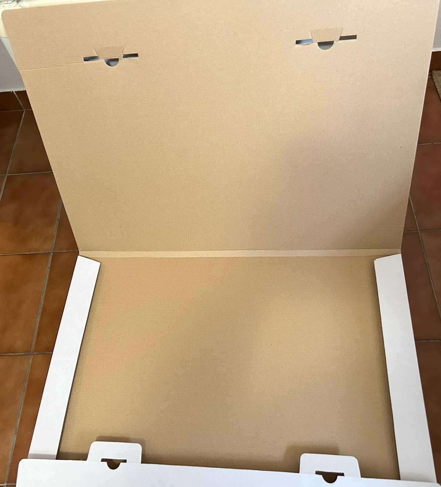 Obal na kalendář A2. Daruji obaly na kalendáře ve velikosti A2. K dispozici 10 ks. Obal na kalendáře, výkresy, projekty…