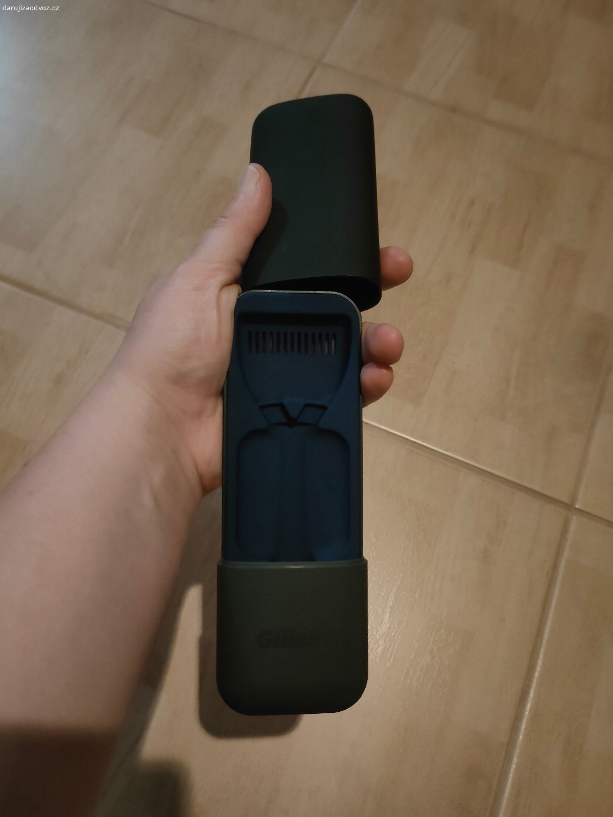 Obal na žiletku Gillette. Daruji za odvoz