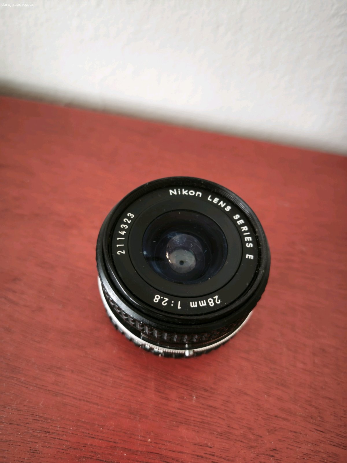 Objektiv Nikon 28mm, 2.8. Daruji tento objektiv. Možné osobní převzetí v Jeseníku a okolí.
